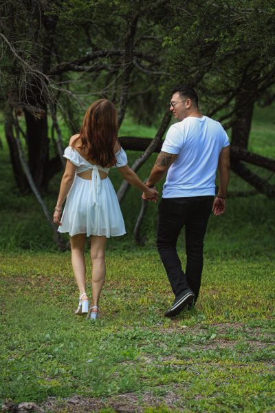 invitaciones digitales con fotos, boda al aire libre, sesión romántica natural