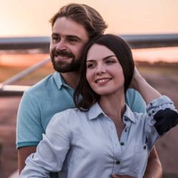 pareja2-min-1-qe5m5xft05gtj2l4tpb7gj1bh3i3ovpcx2ikoqe6qo